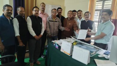 नंदा देवी राजजात यात्रा के कार्यों को अतिशीघ्र किए जाने की मांग को लेकर उपजिलाधिकारी थराली को सौंपा ज्ञापन