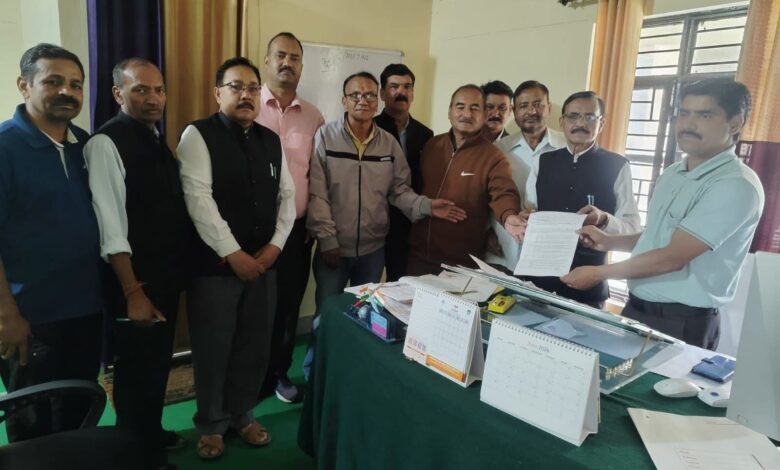 नंदा देवी राजजात यात्रा के कार्यों को अतिशीघ्र किए जाने की मांग को लेकर उपजिलाधिकारी थराली को सौंपा ज्ञापन नंदा देवी राजजात यात्रा के कार्यों को अतिशीघ्र किए जाने की मांग को लेकर उपजिलाधिकारी थराली को सौंपा ज्ञापन