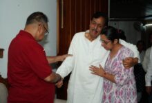 पद्मश्री जसपाल राणा के निधन पर संवेदनांए प्रकट करने उनके आवास पहुंचे कैबिनेट मंत्री गणेश जोशी, परिजनों से मुलाकात की पद्मश्री जसपाल राणा के निधन पर संवेदनांए प्रकट करने उनके आवास पहुंचे कैबिनेट मंत्री गणेश जोशी, परिजनों से मुलाकात की