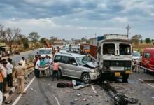 सड़क हादसे में एक ही परिवार के 6 लोगों की मौत, एक बच्ची घायल सड़क हादसे में एक ही परिवार के 6 लोगों की मौत, एक बच्ची घायल