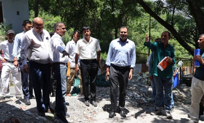 जनसुविधाओं से सुसज्जित होगा नया नन्दप्रयाग का तहसील भवन, जिलाधिकारी ने किया निर्माणाधीन भवन का निरीक्षण