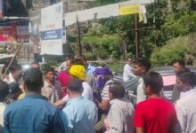 कर्णप्रयाग में श्रद्धालुओं ने तलवार से किया हमला, कई स्थानीय लोग घायल, बदरीनाथ हाईवे किया जाम