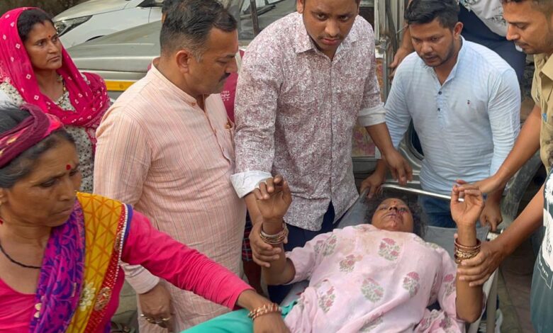 महिला पर बाघ ने किया हमला, बुरी तरह जख्मी महिला पर बाघ ने किया हमला, बुरी तरह जख्मी