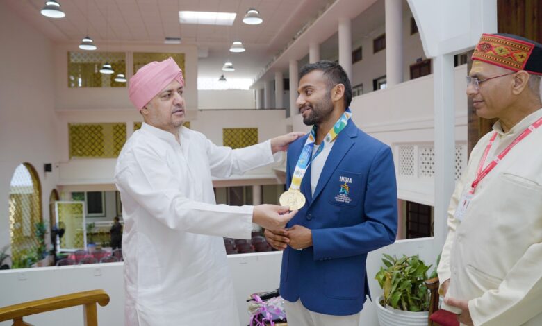 विश्व पटल पर चमका एसजीआरआर विश्व पटल पर चमका एसजीआरआर