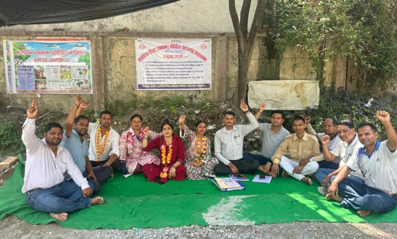 उत्तराखंड के शारीरिक (व्यायाम) प्रशिक्षित बेरोजगार शिक्षा निदेशालय में धरना जारी उत्तराखंड के शारीरिक (व्यायाम) प्रशिक्षित बेरोजगार शिक्षा निदेशालय में धरना जारी