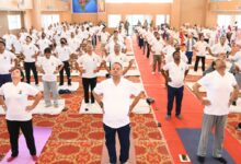 अंतर्राष्ट्रीय योग दिवस पर टाउन हॉल में सामूहिक योगाभ्यास, कैबिनेट मंत्री गणेश जोशी ने दिया स्वस्थ जीवन का संदेश