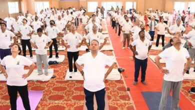 अंतर्राष्ट्रीय योग दिवस पर टाउन हॉल में सामूहिक योगाभ्यास, कैबिनेट मंत्री गणेश जोशी ने दिया स्वस्थ जीवन का संदेश अंतर्राष्ट्रीय योग दिवस पर टाउन हॉल में सामूहिक योगाभ्यास, कैबिनेट मंत्री गणेश जोशी ने दिया स्वस्थ जीवन का संदेश