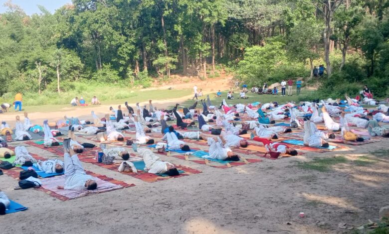 गणेश वंदना एवं सरस्वती वंदना का पाठ कर योग अभ्यास किया शुरू गणेश वंदना एवं सरस्वती वंदना का पाठ कर योग अभ्यास किया शुरू