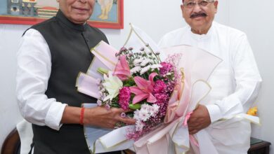 महाराज ने रक्षा मंत्री राजनाथ सिंह से की शिष्टाचार भेंट