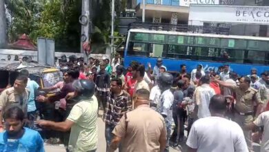 बस चालक को पड़ा दौरा, 5 लोगों को रौंदा, एक की मौत बस चालक को पड़ा दौरा, 5 लोगों को रौंदा, एक की मौत