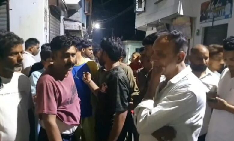 खताड़ी में फायरिंग से दहशत
