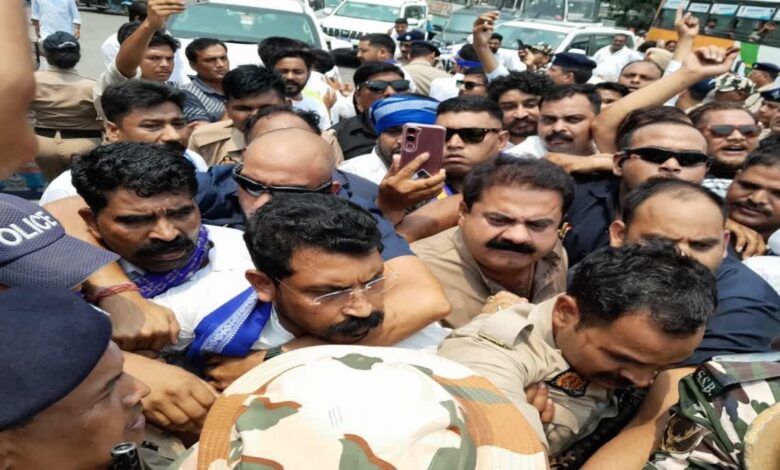 केतन हत्याकांड: टिहरी जा रहे सांसद चंद्रशेखर और विधायक उमेश को पुलिस ने हरिद्वार में रोका