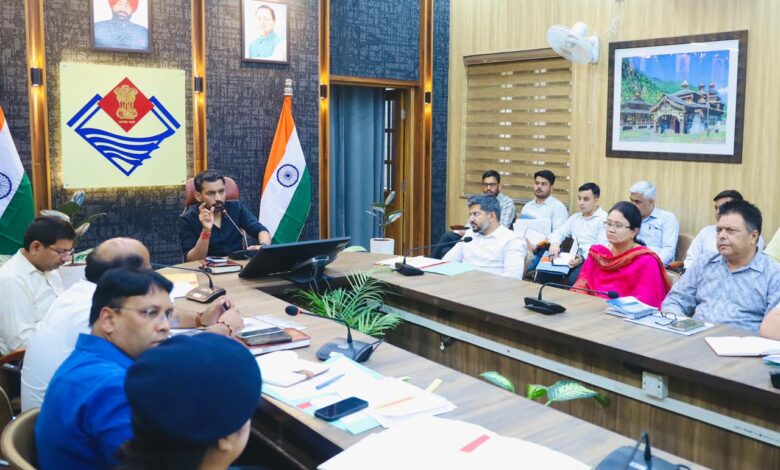 36 दिनों से अधिक लंबित शिकायतों पर पर डीएम ने विभागों को थमाया वार्निंग लेटर, जवाबदेही तय