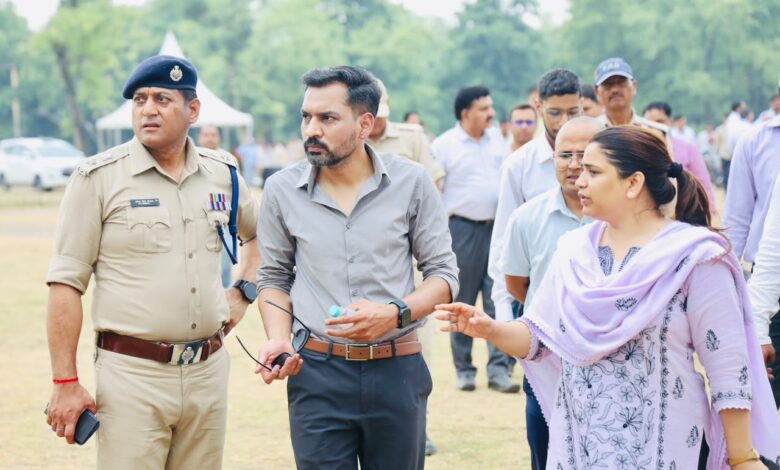 जिलाधिकारी ने तैयारियों का लिया जायजा, अधिकारियों को दिए समयबद्ध व्यवस्थाओं के निर्देश