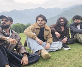 वीर पहाड़िया ने सोशल मीडिया पर शेयर की अपने कश्मीर वेकेशन की कुछ ख़ास खूबसूरत तस्वीरें वीर पहाड़िया ने सोशल मीडिया पर शेयर की अपने कश्मीर वेकेशन की कुछ ख़ास खूबसूरत तस्वीरें