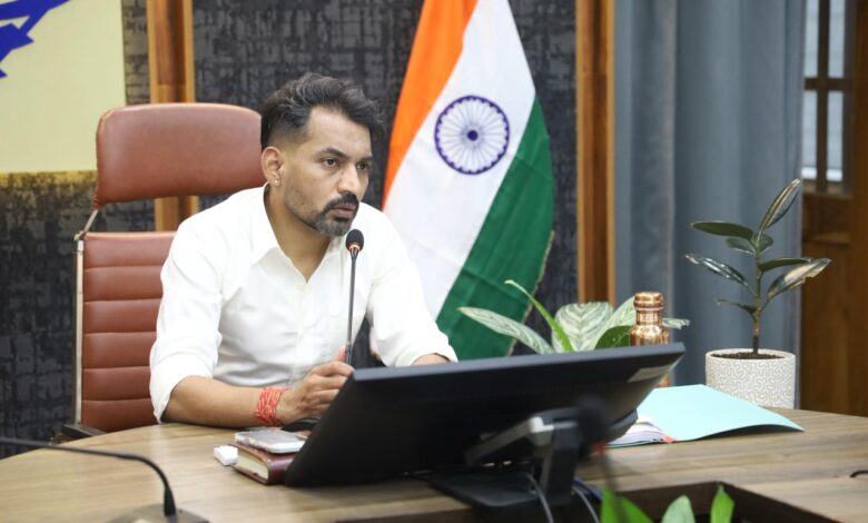 रात्रिकालीन कार्यों को मिली सशर्त अनुमति, लापरवाही पर डीएम का सख्त रुख रात्रिकालीन कार्यों को मिली सशर्त अनुमति, लापरवाही पर डीएम का सख्त रुख