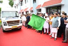 टनकपुर से कैलाश मानसरोवर यात्रा के प्रथम दल को मुख्यमंत्री धामी ने हरी झंडी दिखाकर किया रवाना टनकपुर से कैलाश मानसरोवर यात्रा के प्रथम दल को मुख्यमंत्री धामी ने हरी झंडी दिखाकर किया रवाना