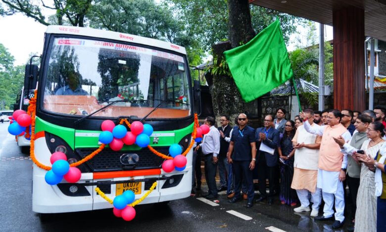 स्वच्छ, आधुनिक एवं पर्यावरण-अनुकूल परिवहन व्यवस्था के निर्माण के लिए सरकार प्रतिबद्ध : मुख्यमंत्री