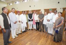 मुख्यमंत्री से पूर्व विधायकों ने की शिष्टाचार भेंट, सर्वाधिक कार्यकाल के लिए दी बधाई मुख्यमंत्री से पूर्व विधायकों ने की शिष्टाचार भेंट, सर्वाधिक कार्यकाल के लिए दी बधाई