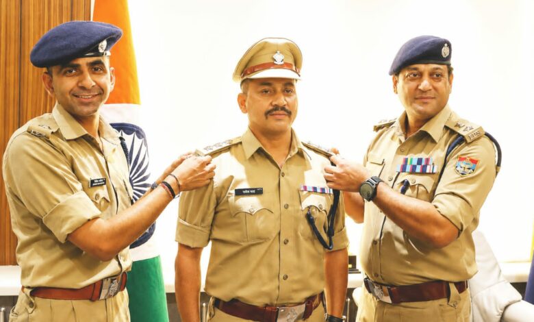 पदोन्नत अधिकारियों के सम्मान में किया गया पिपिंग सेरेमनी का आयोजन