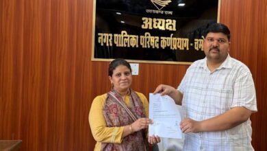 नगर पालिका कर्णप्रयाग के अध्यक्ष गणेश शाह ने बढ़ाया मदद का हाथ, असहाय परिवार को मिला सहारा नगर पालिका कर्णप्रयाग के अध्यक्ष गणेश शाह ने बढ़ाया मदद का हाथ, असहाय परिवार को मिला सहारा