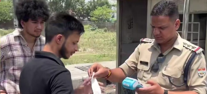 देहरादून में यातायात पुलिस का बड़ा अभियान: गलत दिशा में वाहन दौड़ाने वाले 141 चालकों पर गिरी गाज देहरादून में यातायात पुलिस का बड़ा अभियान: गलत दिशा में वाहन दौड़ाने वाले 141 चालकों पर गिरी गाज