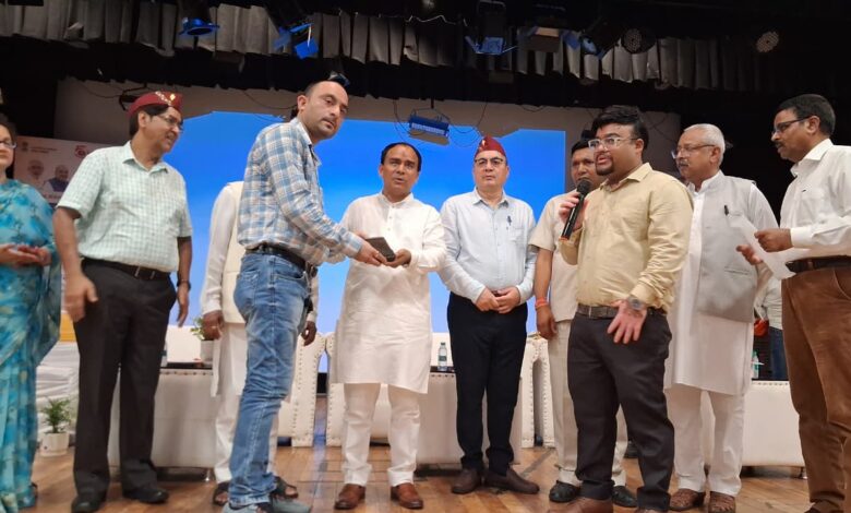 सूबे में गठित होंगे आठ नये सहकारी संघः डाॅ. धन सिंह रावत