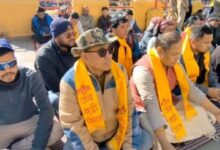 बदरीनाथ धाम में चढ़ावा हेराफेरी के आरोपों पर सियासत तेज, विधायक बुटोला मौन व्रत पर बैठे