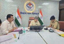 राष्ट्रीय अनुसूचित जाति आयोग के निदेशक उत्तम प्रकाश ने की एससी/एसटी अत्याचार निवारण अधिनियम से संबंधित मामलों की समीक्षा