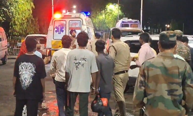 स्कॉर्पियो ने स्कूटी को मारी टक्कर, 4 युवकों की दर्दनाक मौत