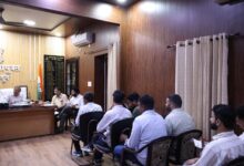 नगर आयुक्त ने स्वच्छता, जलभराव, नाला सफाई, डेंगू रोकथाम एवं आपदा तैयारियों की समीक्षा की, अधिकारियों को त्वरित कार्रवाई के दिए निर्देश नगर आयुक्त ने स्वच्छता, जलभराव, नाला सफाई, डेंगू रोकथाम एवं आपदा तैयारियों की समीक्षा की, अधिकारियों को त्वरित कार्रवाई के दिए निर्देश