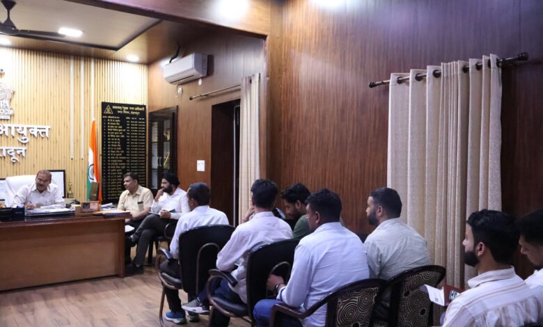नगर आयुक्त ने स्वच्छता, जलभराव, नाला सफाई, डेंगू रोकथाम एवं आपदा तैयारियों की समीक्षा की, अधिकारियों को त्वरित कार्रवाई के दिए निर्देश नगर आयुक्त ने स्वच्छता, जलभराव, नाला सफाई, डेंगू रोकथाम एवं आपदा तैयारियों की समीक्षा की, अधिकारियों को त्वरित कार्रवाई के दिए निर्देश