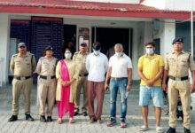 सार्वजनिक स्थान पर आपस में मारपीट कर लोक शांति भंग करने वाले 04 व्यक्तियों को पुलिस ने किया गिरफ्तार