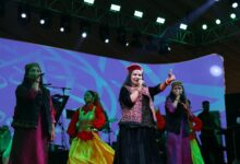 लोक संवर्धन पर्व के चौथे दिन पांडवास बैंड की मनमोहक लोक-फ्यूजन प्रस्तुति ने दर्शकों को किया मंत्रमुग्ध लोक संवर्धन पर्व के चौथे दिन पांडवास बैंड की मनमोहक लोक-फ्यूजन प्रस्तुति ने दर्शकों को किया मंत्रमुग्ध