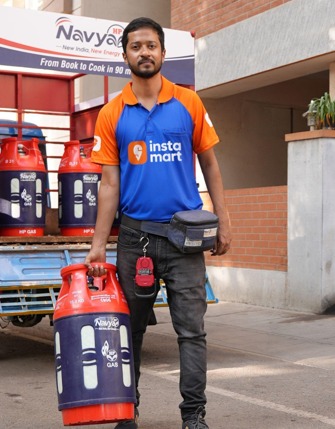 इंस्टामार्ट ने एचपीसीएल के साथ साझेदारी में एलपीजी सिलेंडर डिलीवरी सेवा शुरू की इंस्टामार्ट ने एचपीसीएल के साथ साझेदारी में एलपीजी सिलेंडर डिलीवरी सेवा शुरू की