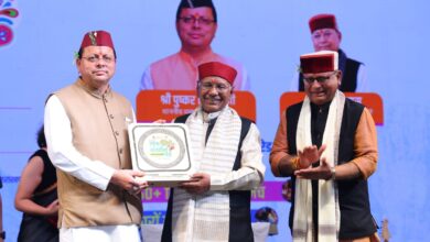 हरेला पर्व के उल्लास के साथ लोक संवर्धन पर्व के छठे दिन पर्यावरण संरक्षण का संदेश; मुख्यमंत्री पुष्कर सिंह धामी एवं मंत्रियों ने किया वृक्षारोपण हरेला पर्व के उल्लास के साथ लोक संवर्धन पर्व के छठे दिन पर्यावरण संरक्षण का संदेश; मुख्यमंत्री पुष्कर सिंह धामी एवं मंत्रियों ने किया वृक्षारोपण