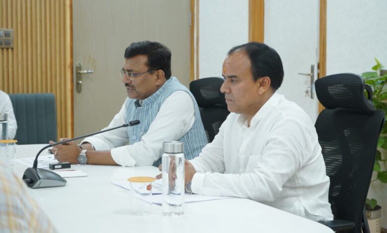एनईपी-2020 के क्रियान्वयन में तेजी लायें विश्वविद्यालयः डॉ. धन सिंह रावत एनईपी-2020 के क्रियान्वयन में तेजी लायें विश्वविद्यालयः डॉ. धन सिंह रावत