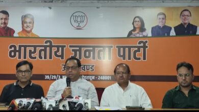 BKTC अध्यक्ष रहते कांग्रेस नेता गणेश गोदियाल ने मंदिर के चंदे पर डाली डकैती : हेमंत BKTC अध्यक्ष रहते कांग्रेस नेता गणेश गोदियाल ने मंदिर के चंदे पर डाली डकैती : हेमंत