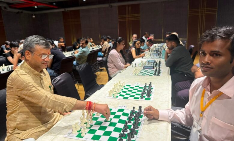 वैदिक चेस की शतरंज प्रतियोगिता में 5 राज्यों के 175 से अधिक खिलाड़ियों ने दिखाई प्रतिभा वैदिक चेस की शतरंज प्रतियोगिता में 5 राज्यों के 175 से अधिक खिलाड़ियों ने दिखाई प्रतिभा