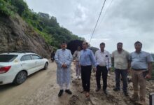 लोनिवि मंत्री महाराज ने किया मसूरी, कोल्हूखेत, पानी वाले बैंड सड़क का औचक निरीक्षण