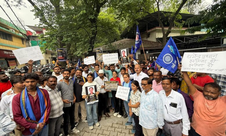 देहरादून आजाद समाज पार्टी भीम आर्मी ने छात्रहित में जिलाधिकारी के माध्यम से राष्ट्रपति को भेजा ज्ञापन