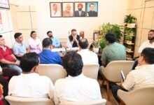 बरसात के मौसम में नागरिकों को किसी प्रकार की न हो असुविधा : कैबिनेट मंत्री गणेश जोशी