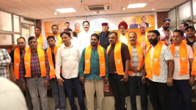 पार्षद बरखा पाल एवं महेश पाल सहित अनेक युवाओं ने भारतीय जनता पार्टी की सदस्यता ग्रहण की