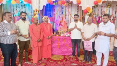 गुरु पूर्णिमा पर श्रद्धा का महासंगम, श्री ओम मुरारी आश्रम सेवा समिति धर्मार्थ ट्रस्ट के आयोजन में उमड़े श्रद्धालु