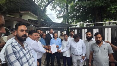 वाल्मीकि समाज को “गैंग” लिखे जाने पर वाल्मीकि सेवा समिति का कड़ा विरोध, जिलाधिकारी को सौंपा ज्ञापन