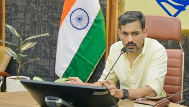 जल जीवन मिशन की अधूरी परियोजनाएं सर्वाेच्च प्राथमिकता से पूरी हों : डीएम