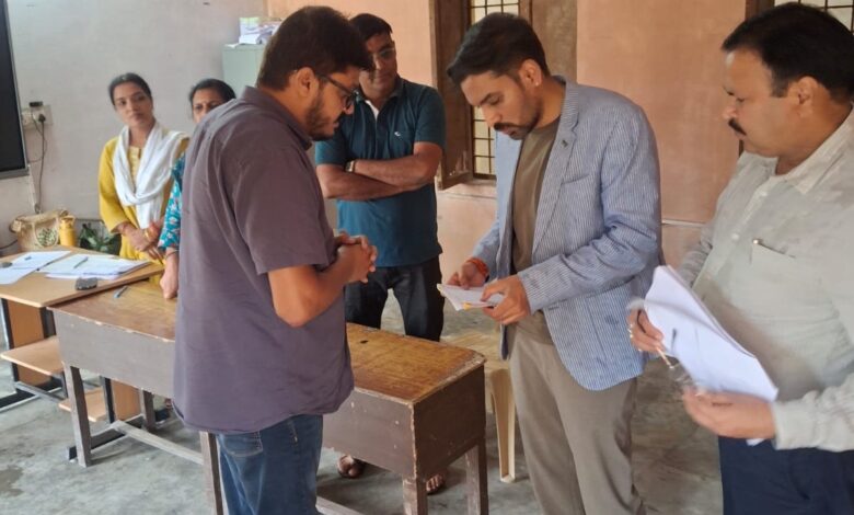 कोई भी पात्र मतदाता मतदाता सूची में शामिल होने से वंचित न रहे : जिलाधिकारी कोई भी पात्र मतदाता मतदाता सूची में शामिल होने से वंचित न रहे : जिलाधिकारी