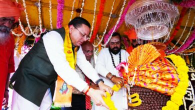 टपकेश्वर महादेव की भव्य शोभायात्रा में शामिल हुए मुख्यमंत्री धामी टपकेश्वर महादेव की भव्य शोभायात्रा में शामिल हुए मुख्यमंत्री धामी