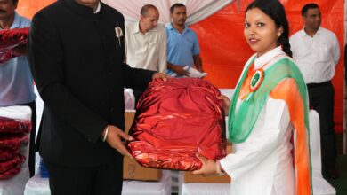 स्वतंत्रता दिवस पर मुख्य सचिव ने सुशासन, विकसित उत्तराखण्ड और हिमालय संरक्षण का लिया संकल्प स्वतंत्रता दिवस पर मुख्य सचिव ने सुशासन, विकसित उत्तराखण्ड और हिमालय संरक्षण का लिया संकल्प