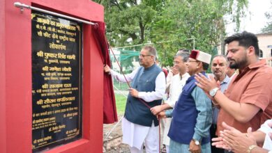  कैबिनेट मंत्री गणेश जोशी और कैबिनेट मंत्री खजान दास ने डीएवी (पीजी) कॉलेज में 100 फीट ऊंचे राष्ट्रीय ध्वज का लोकार्पण किया